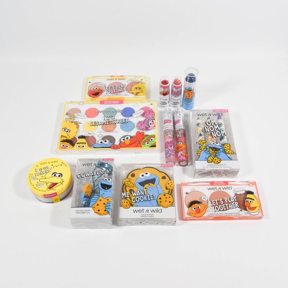 12 Pc Wet n Wild Sesame Street Bulk Eyeshadow Setting Powder Lip Gloss Curler - Picture 2 of 2